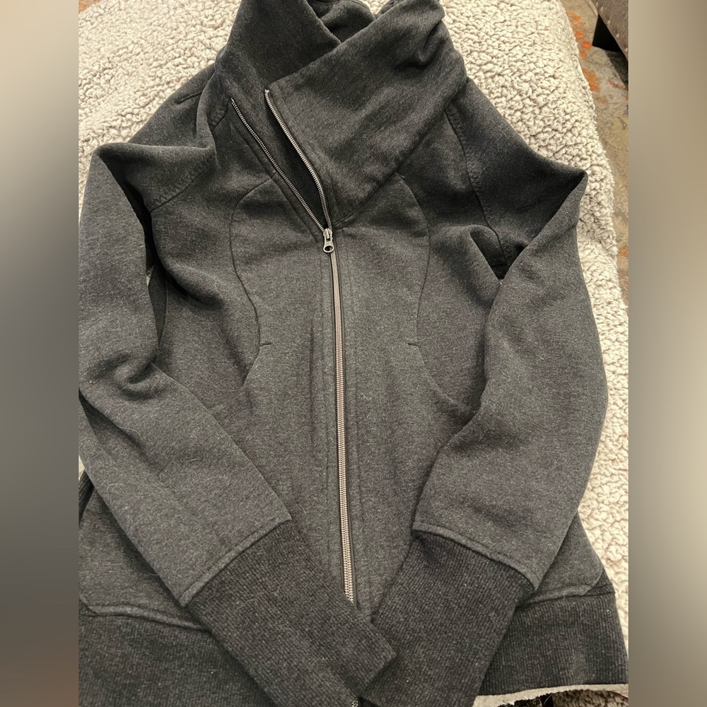 NWOT Lululemon Athletics Women’s Zip-up Dark Gray